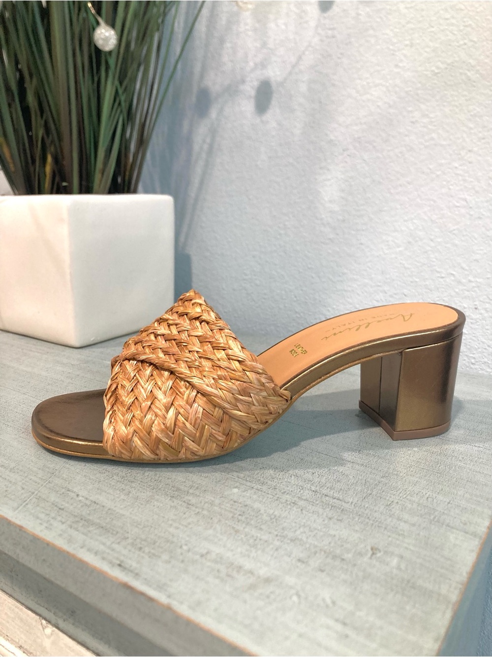 NWOB Avellini Made in Italy 7.5 Block Heel Slip On Woven Brown Bronze Sandals